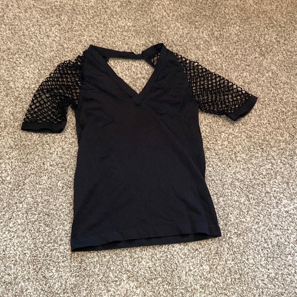 Black shirt with open back